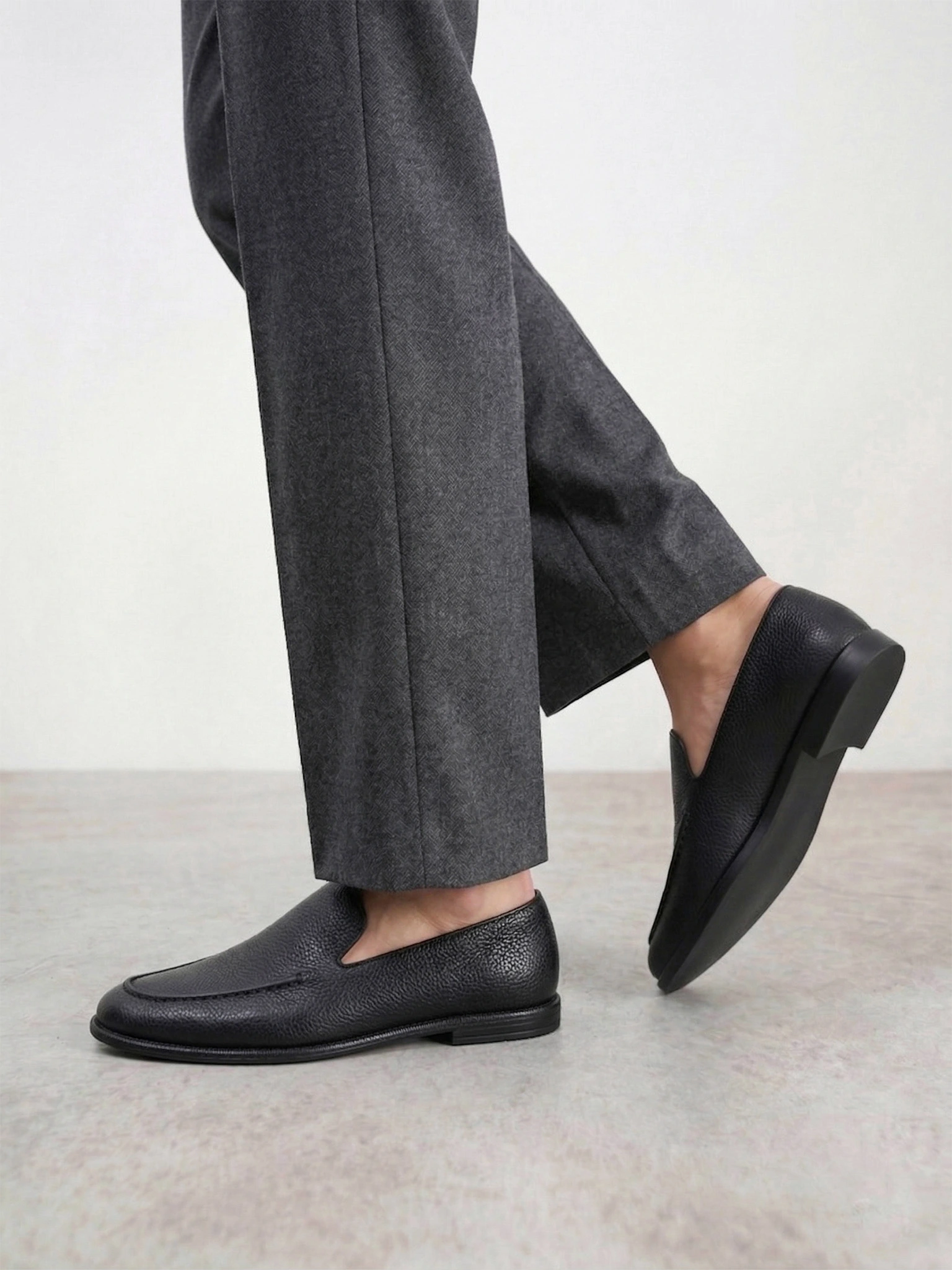 Туфли черного цвета на венском каблуке 